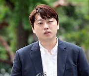 ﻿박단 “환자 사망했는데 잔 의사 누구인가”…선배 의사 공개 저격