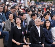 석촌호수서 펼쳐진 세계적 발레축제..배현진 "K발레 발전에 최선"