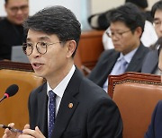 "환경부, 일회용 컵 무상제공 금지 검토‥보증금제는 자율로"