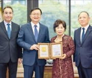 한국콜마 "인문학 인재 양성 도와야죠"