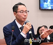 [MD포토] 질의에 답변하는 김명규 쿠팡이츠 서비스대표