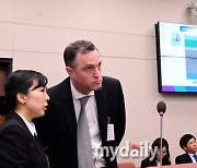 [MD포토] 피터얀 반데피트 우아한형제들 대표 '진지한 표정'