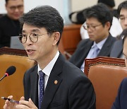 "환경부, 일회용컵 무상제공 금지 검토…보증금제는 자율로"