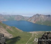 그린란드 빙하서 백두산 '천년 분화' 단서 찾았다···"폭발 한 차례 아냐"