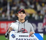 손주영, KT 틀어막으며 준PO 3차전 MVP