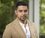 Wilmer Valderrama Portrait Session