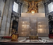 VATICAN ST PETER BASILICA RESTORATION