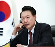 [속보] 윤 대통령-이시바 일본 총리, 라오스서 첫 정상회담