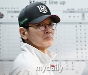 "미안하고 고맙다"…연장 승부 끝 짜릿한 끝내기 승리에도 사령탑은 먼저 사과를 했다 [MD수원 준PO]