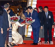 윤 대통령, 아세안(ASEAN) 정상회의 위해 라오스 비엔티안 도착[뉴시스Pic]