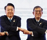 [속보] 윤석열 대통령, 일본 총리와 첫 정상회담...이시바 취임 9일만