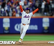 '거포 유격수 역전 만루포 폭발' 메츠, 필라델피아 잡고 NLCS 무대로 향한다 [NLDS]