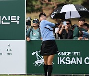 [KLPGA 동부건설-한국토지신탁챔피언십] 방신실 첫날 공동 선두