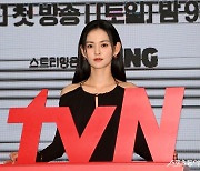 김윤혜 ‘윤정년은 다음 공연에서 자멸할 거야’