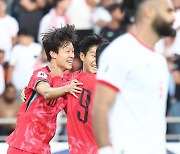 [암만NOW] ‘이재성 헤더 선제골’ 한국, ‘요르단 살인 축구→황희찬 부상’ 버텨내고 전반 1-0 종료 