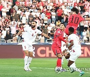 이재성 터졌다! 번쩍 뛰어올라 헤더 선제골 '쾅'…요르단에 1-0 리드 (전반 38분)