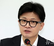 한동훈 '김여사 기소' 촉구?…친윤계 "보수 분열" 부글