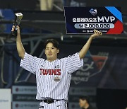 '시리즈 2승' 임찬규, 준PO MVP