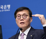 [사설] 내수 침체가 낳은 3년 만의 금리 인하, 가계빚 부담은 더 커졌다