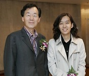 Novelist Han Seung-won says daughter's historic Nobel win feels surreal