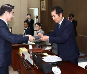 국감마저 野 '단독드리블'… 무력한 與