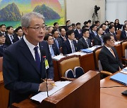 사퇴 질문에 즉답 피한 임종룡 “자회사 인사권 포기”