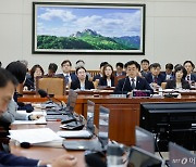 "여직원 만지고 욕하고도 없던 일?"...기상청 '성비위 처리' 질타