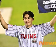 준PO MVP ‘엘린이’ 임찬규의 각오 “삼성에 2002년 KS 패배 설욕할 것”