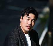 ‘베테랑2’ 신승환 “국내 정치 유튜버 죄다 시청…참고하기 싫더라” [인터뷰②]