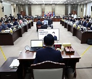 법사위, '김여사 공천개입' 의혹제기 강혜경 증인 채택