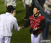 염경엽 감독 ‘수고하셨습니다’