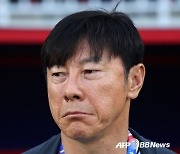 신태용 극대로+인니 FIFA 공식 항의 "아시아 축구 이런 식이면 안 돼"... 바레인전 도대체 무슨 일이