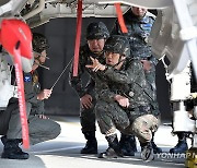 합참의장, 공군 17전투비행단 대비태세 현장점검