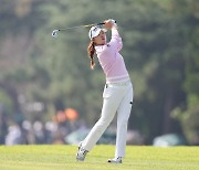 김민선7, KLPGA 동부건설·한국토지신탁 3R 단독선두 도약…첫승 도전