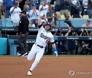 다저스, 홈런 두 방으로 샌디에이고 꺾고 NLCS 복귀