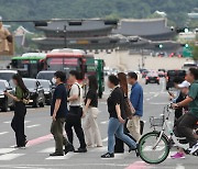 "출근하다 배에서 신호가…옷에 실수" 퇴사 고민 직장인 사연