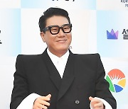 MC 이상민, 하늘 높이 치솟은 어깨 (2024 코리아 드라마 어워즈)[포토엔HD]