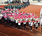 '드론 쇼' 아래 '신경전'... 전국체육대회 김해에서 개막