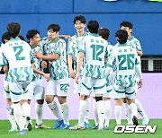 이근호, '자선축구대회 골에 기뻐하며' [사진]