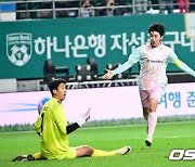 자선축구대회 수놓은 임영웅 어시스트 [사진]