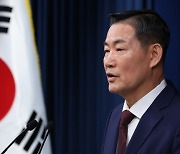 신원식 “北, ‘두 국가 개헌’ 유보한 듯… 한미일 정상회의, APEC·G20 이후”