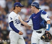 '야마모토 5이닝 무실점+키케 결승포' LAD, SD 꺾고 3년 만에 NLCS 진출