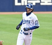 ‘홈런+3안타’ 구자욱, PO 1차전 데일리 MVP 선정..어지럼증으로 병원 이동