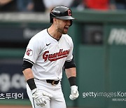 '토마스 만루포' 클리블랜드, 디트로이트 꺾고 ALCS 진출