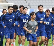 이라크전 앞두고 훈련하는 축구 국가대표팀 선수들