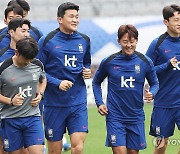 이라크전 앞두고 훈련하는 축구 국가대표팀 선수들