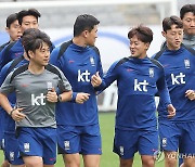 이라크전 앞두고 훈련하는 축구 국가대표팀 선수들