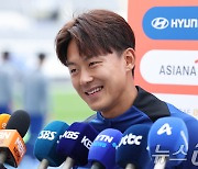 '5년 4개월 만에 태극마크' 이승우, 유소년 축구 발전 나선다