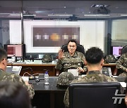 인천해역방어사령부 찾은 김명수 합참의장