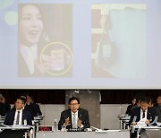 국토위 부산시 국감…김건희 키링, 퐁피두센터 두고 野 맹공격(종합)